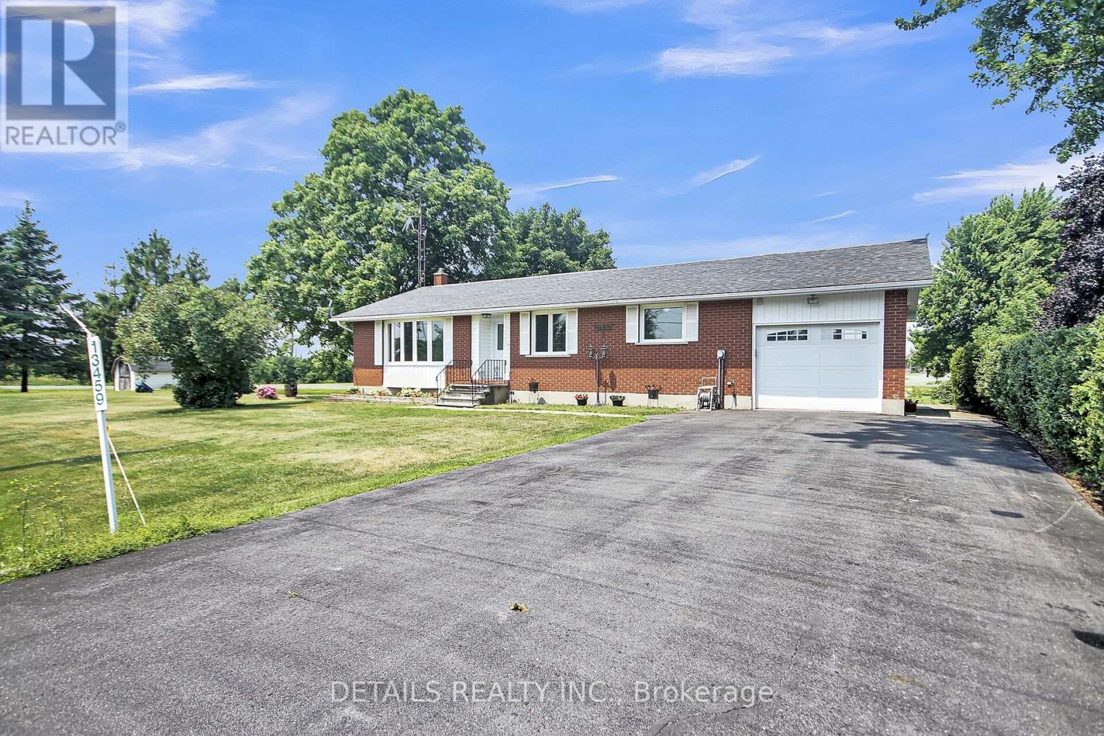 13459 Loucks Rd, North Dundas, ON K0C 1H0