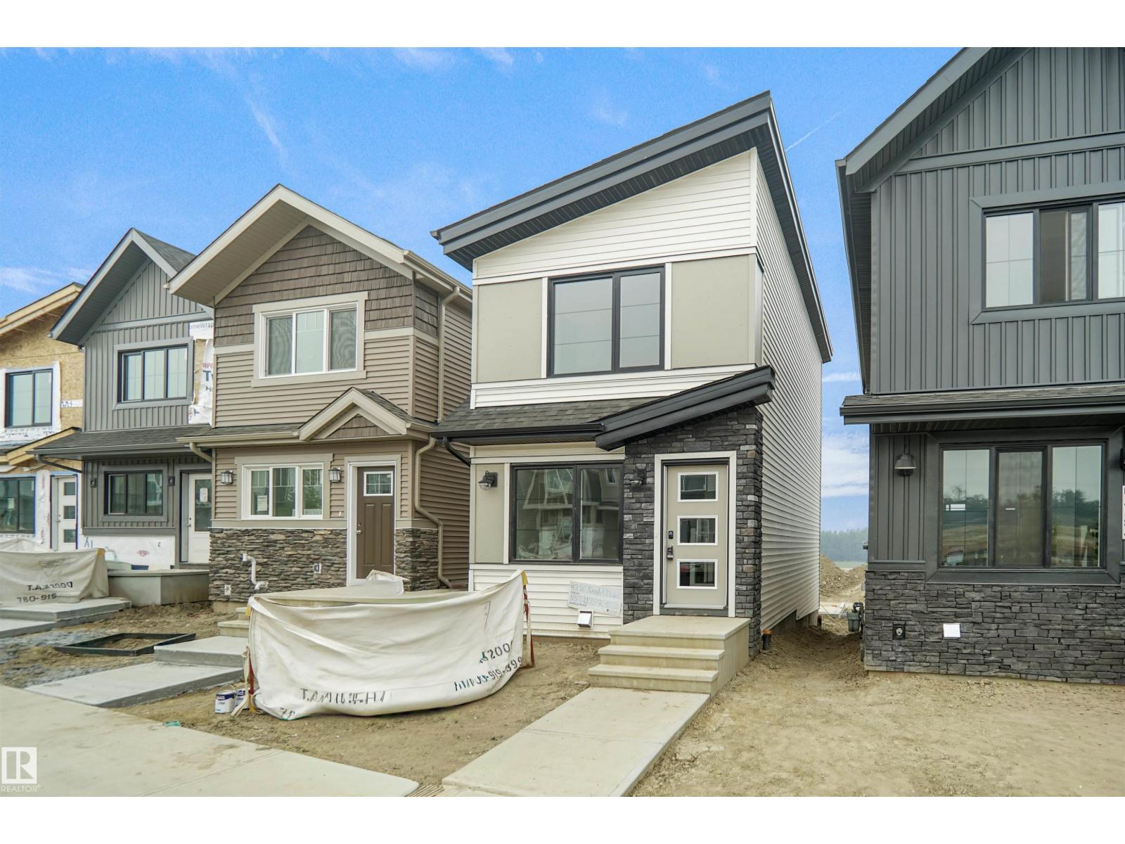 4296 Kinglet Dr NW, Edmonton, AB T5S 0T1
