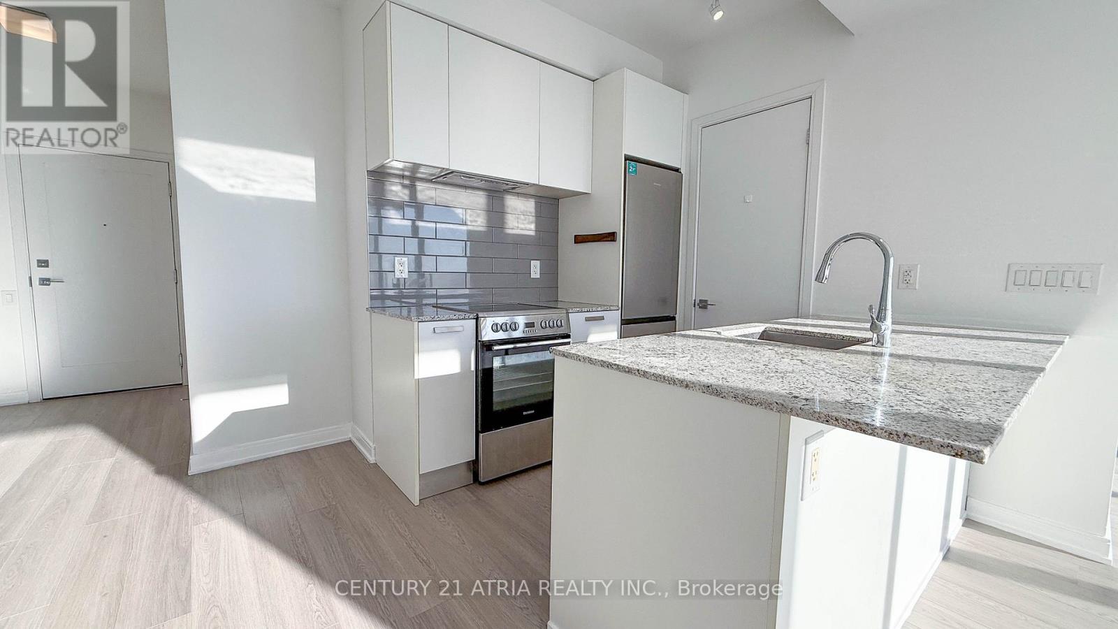 1805 57 St Joseph St, Toronto, ON M5S 0C5