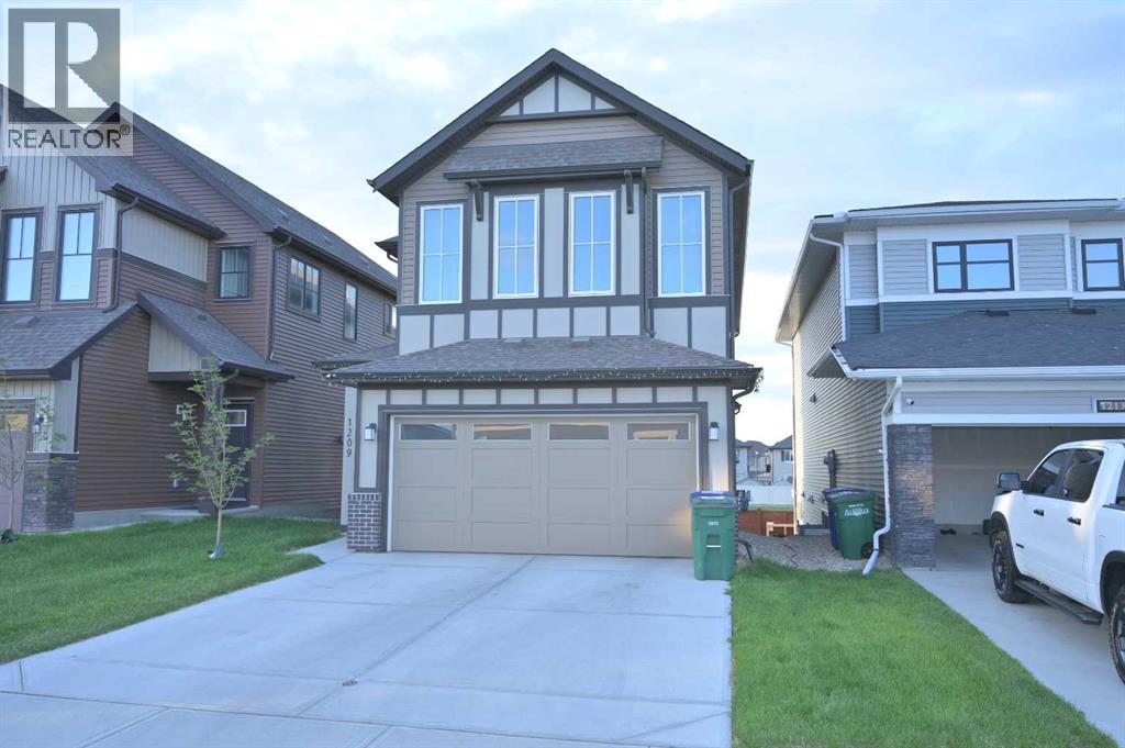 1209 Chinook Gate Bay SW, Airdrie, AB T4B 5J2