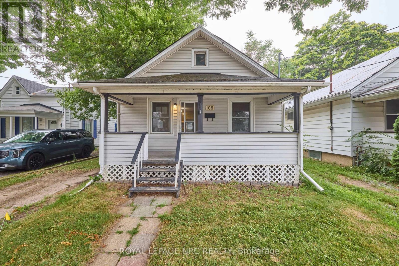 108 Carlton St, St. Catharines, ON L2R 1R3