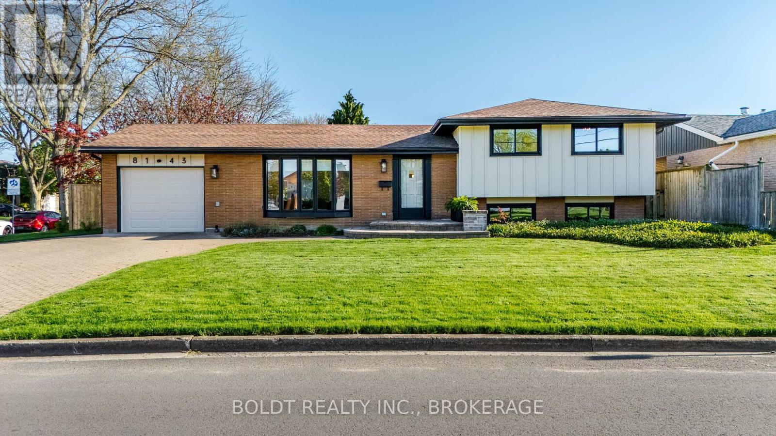8143 Sarah St, Niagara Falls, ON L2G 6T9