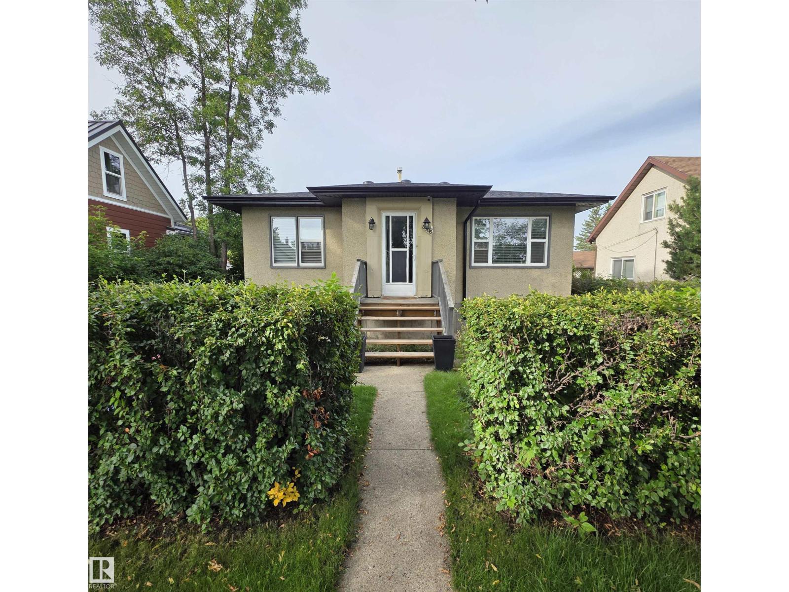 55 Av Unit 5006, Ponoka, AB T4J 1H3