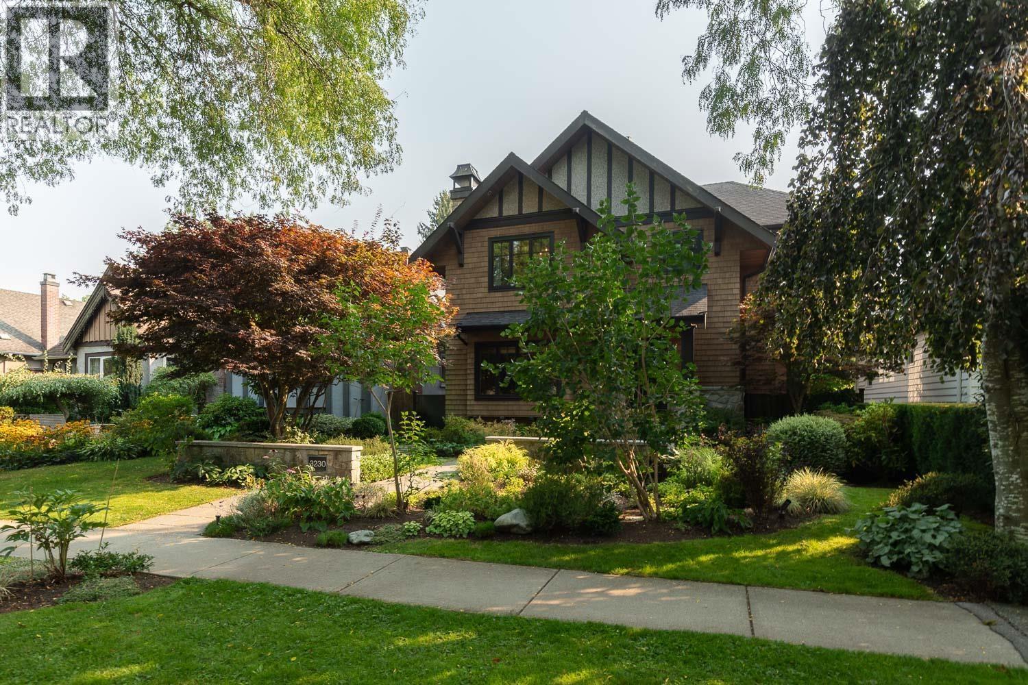 3230 W 31st Ave, Vancouver, BC V6L 2A7