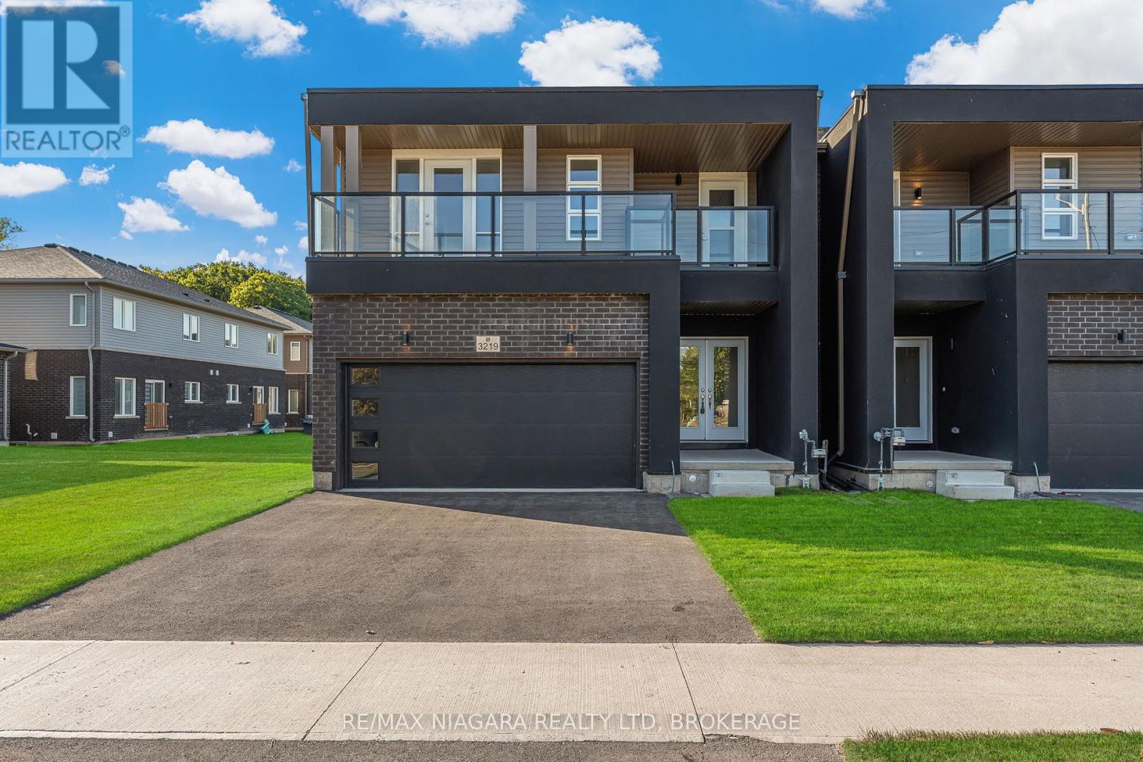 3219 Dominion Rd, Fort Erie, ON L0S 1N0