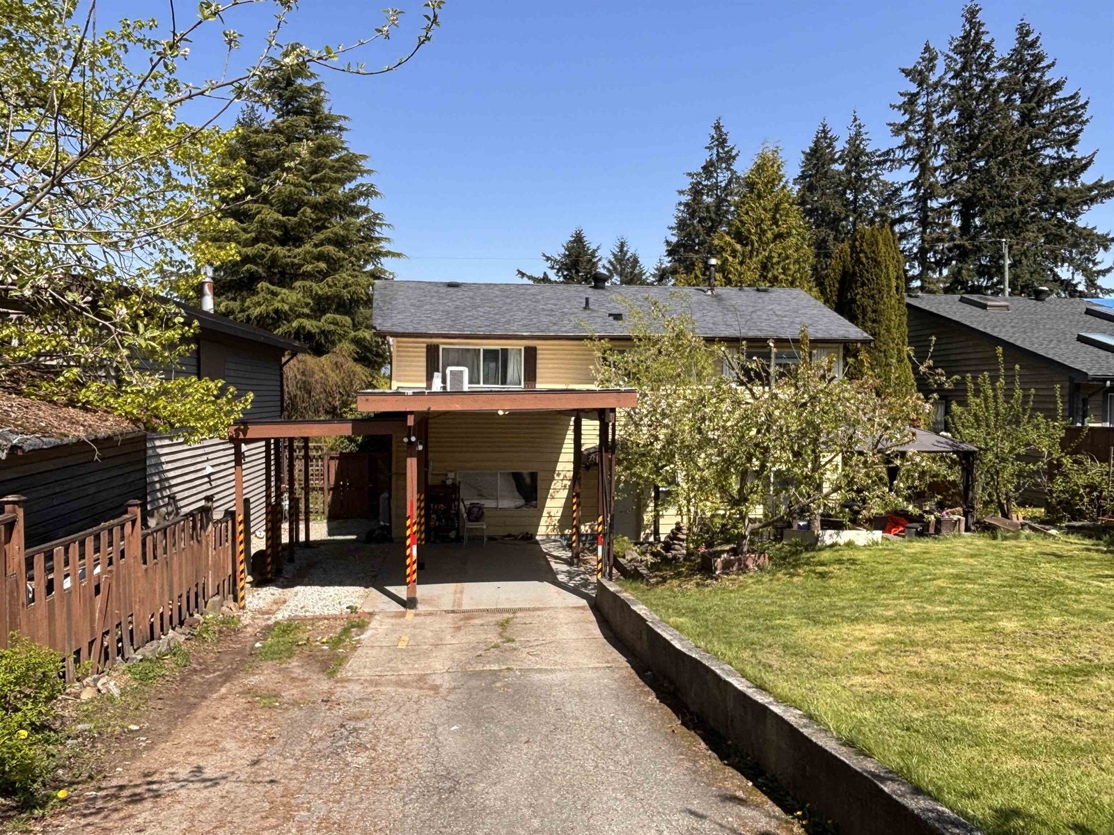 14084 114 Avenue, Surrey, BC V3R 2M6