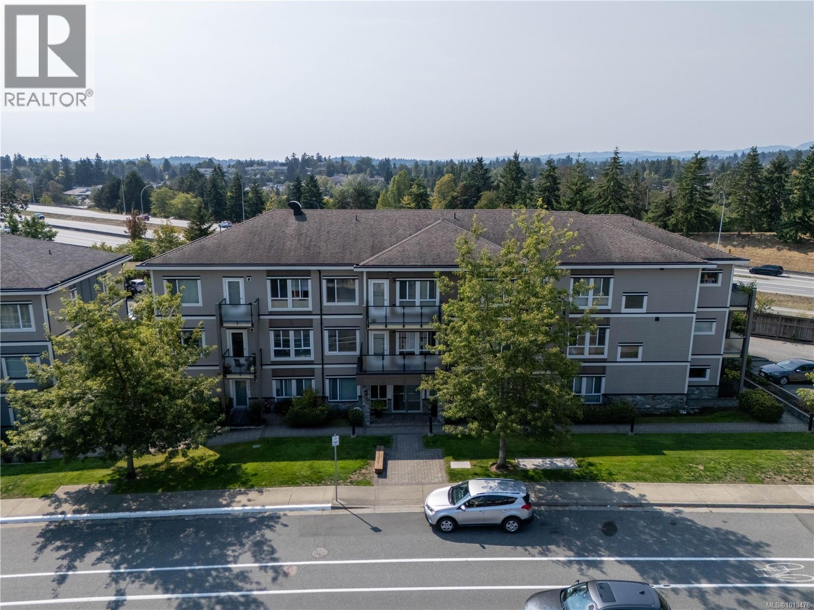 4052 Douglas St Unit 207 St, Saanich, BC V8X 0A5