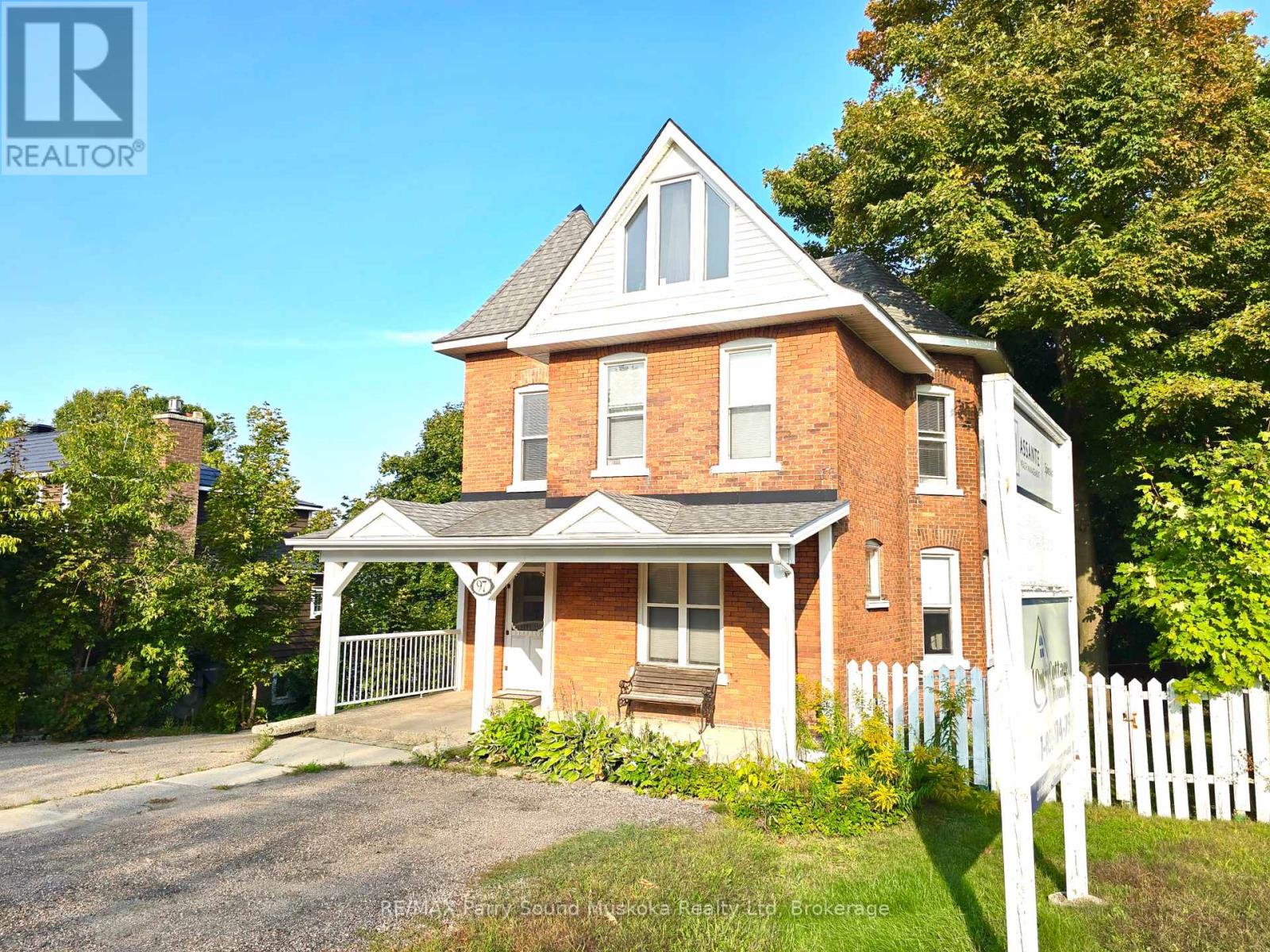 97 James St, Parry Sound, ON P2A 1T9