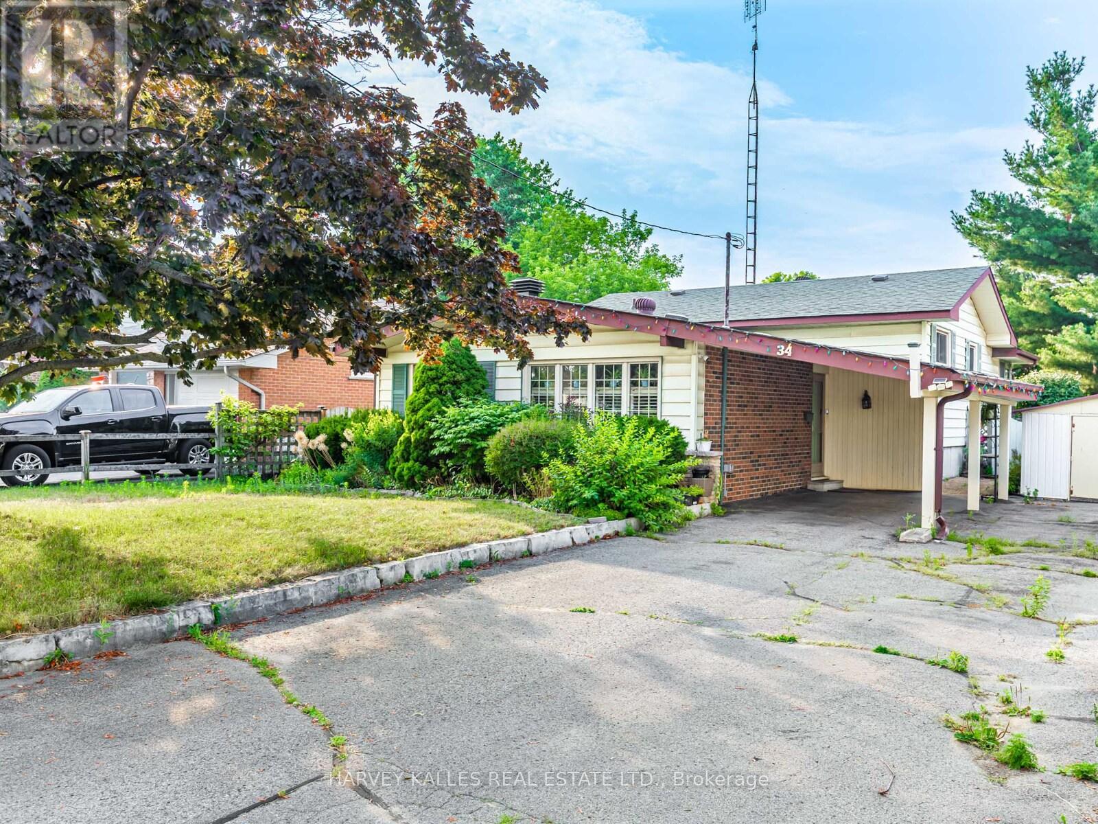 34 Taunton Rd W, Oshawa, ON L1G 3T2