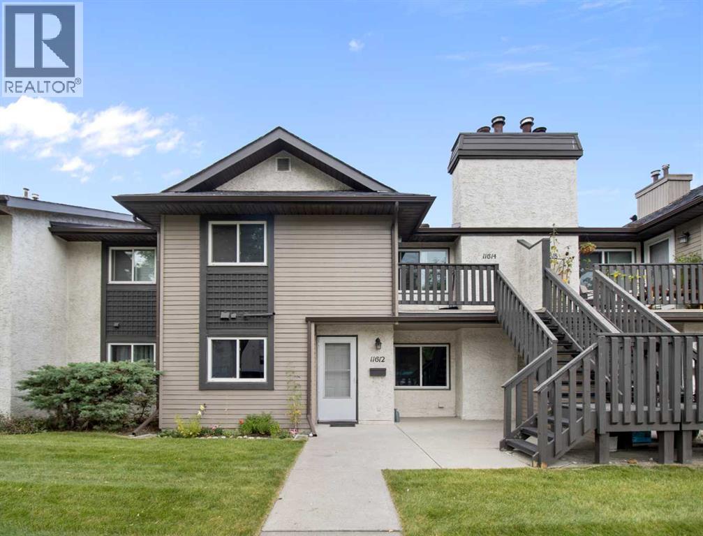 11612 Oakfield Dr SW, Calgary, AB T2W 5K1