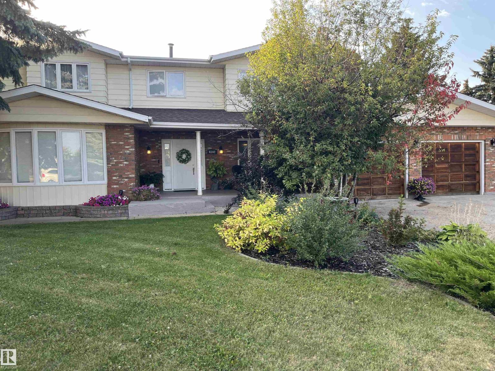 48 St Unit 4102 #a, Vegreville, AB T9C 1B3