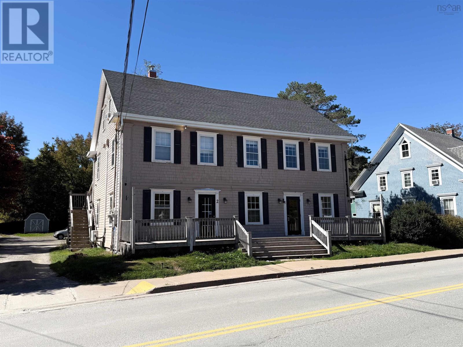 662 Main St, Mahone Bay, NS B0J 2E0