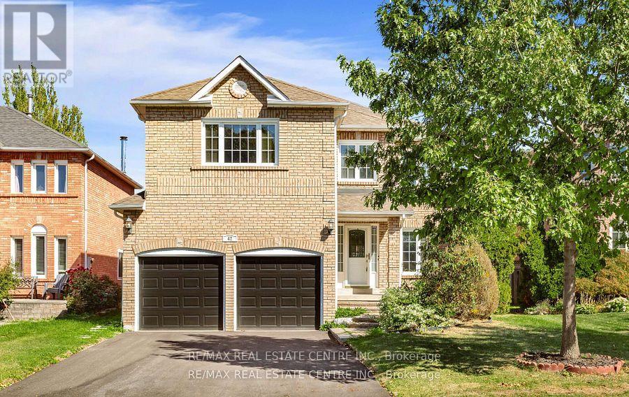 42 Howes St, Ajax, ON L1T 3V5