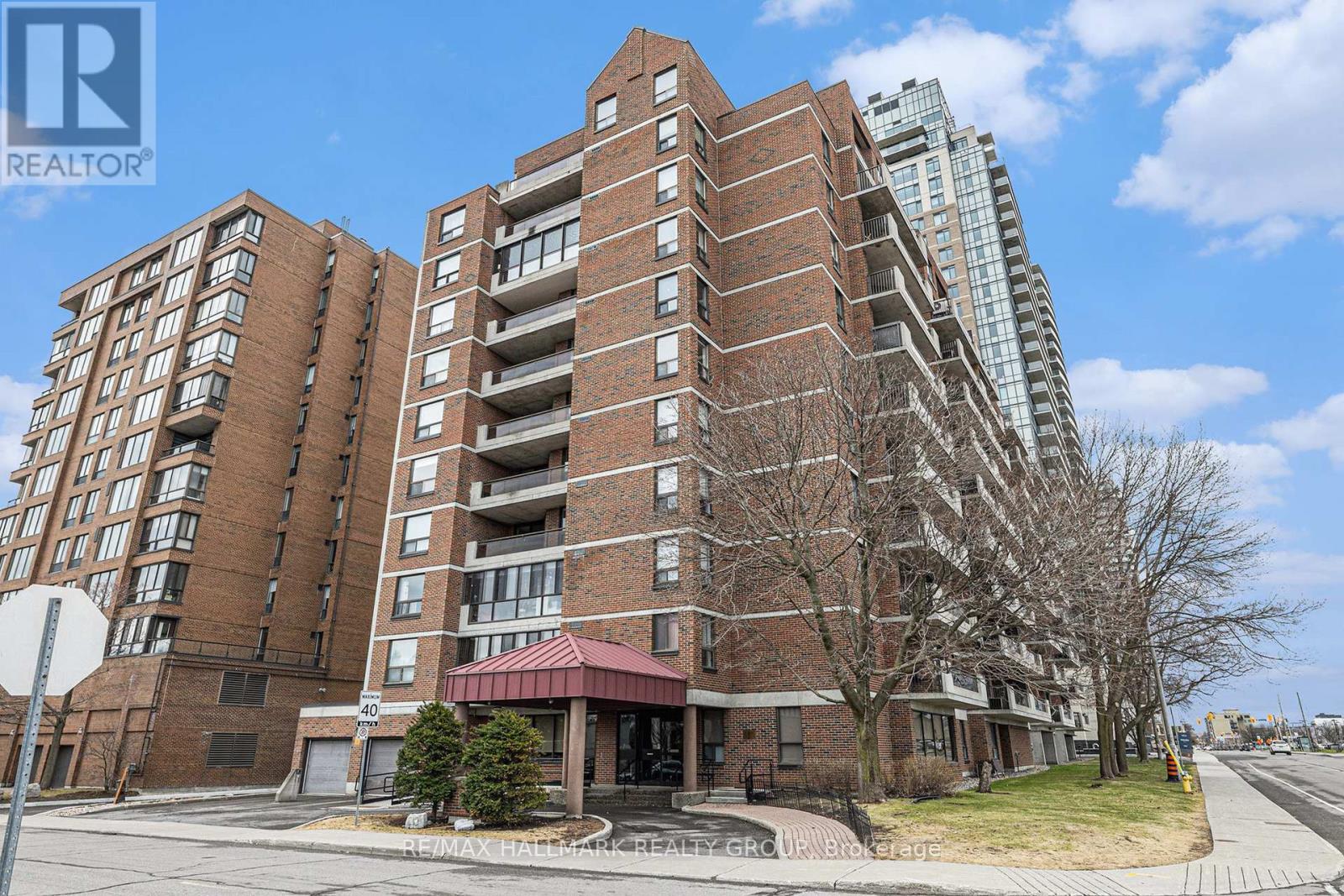 101 50 Emmerson Ave, Ottawa, ON K1Y 4P7