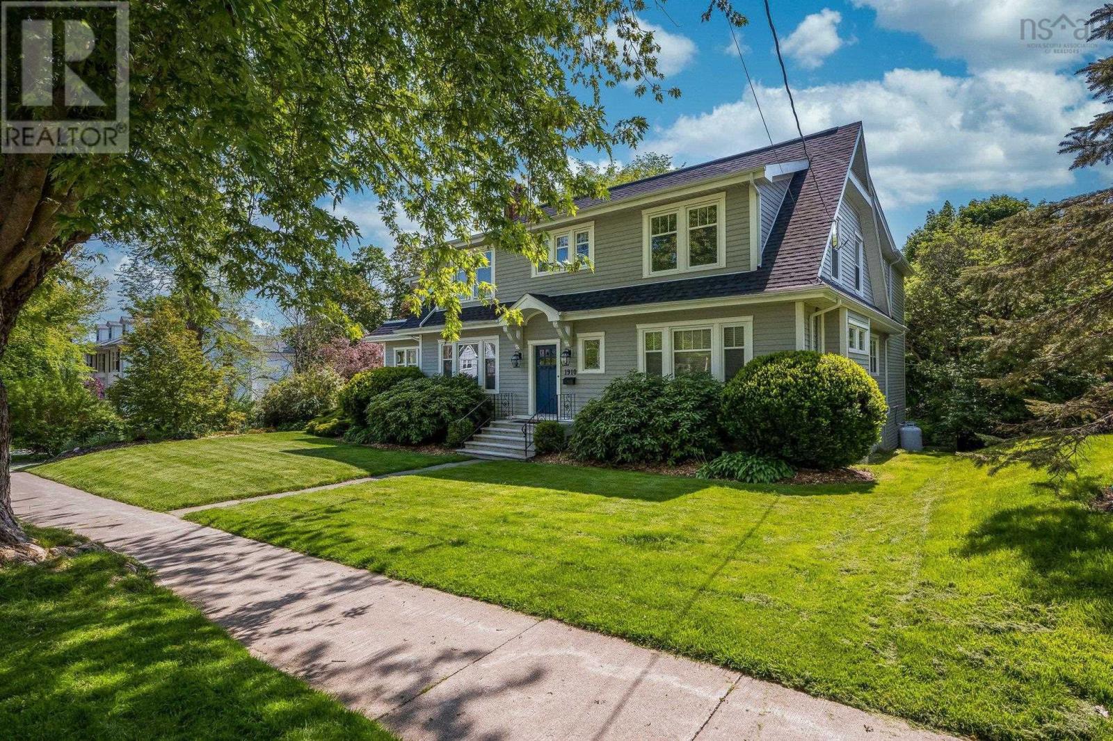 1910 Bloomingdale Ter, Halifax, NS B3H 4E5
