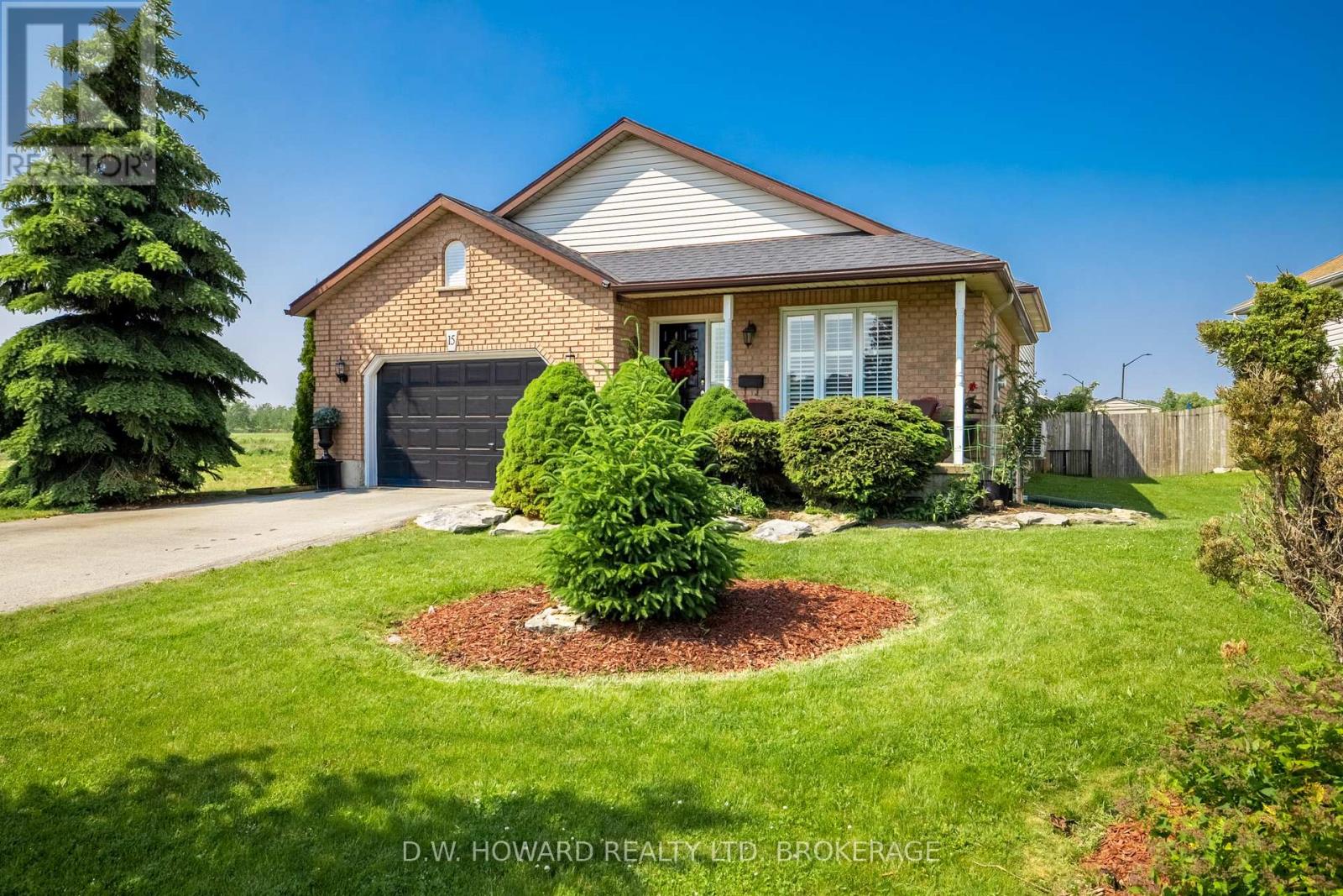 15 Meadowlark Dr, Port Colborne, ON L3K 6E3
