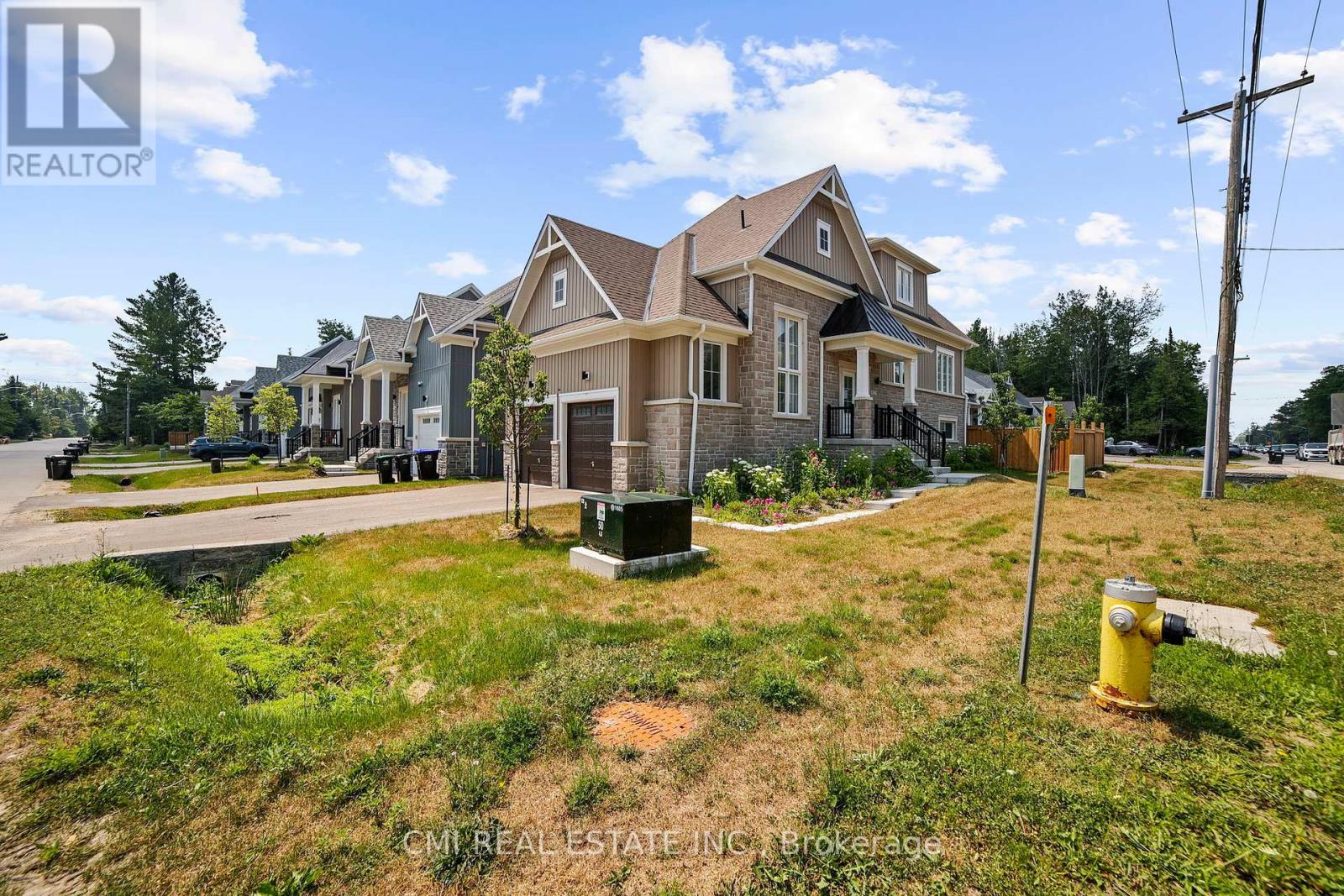 3205 Mosley St, Wasaga Beach, ON L9Z 1V4