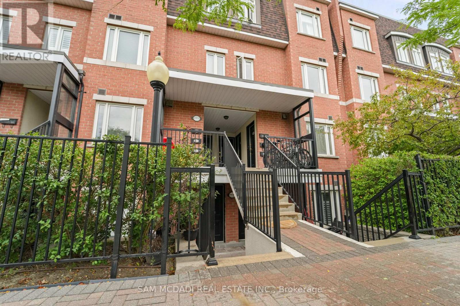 170 310 John St, Markham, ON L3T 0A7