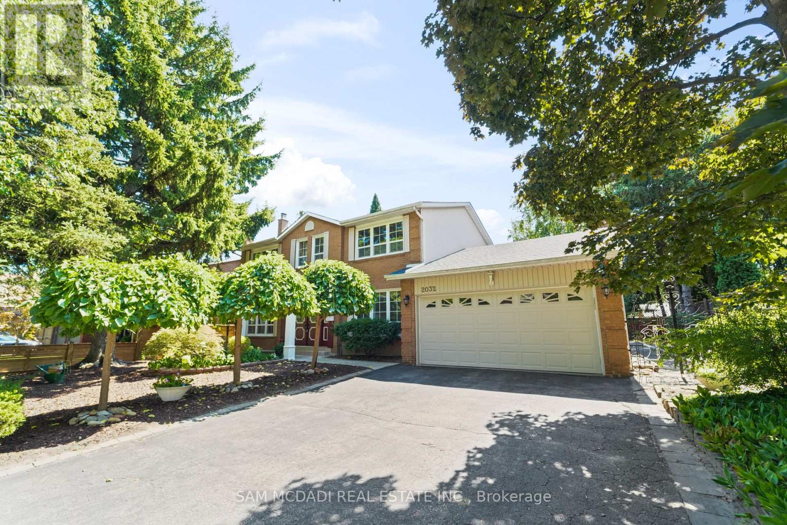 2032 Shannon Dr, Mississauga, ON L5H 3W3