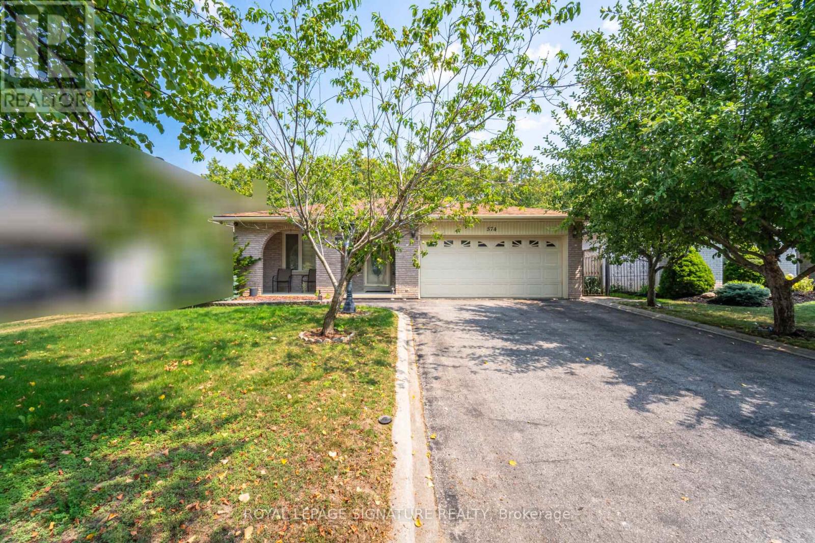 574 Antigua Cres, Oshawa, ON L1J 6B4