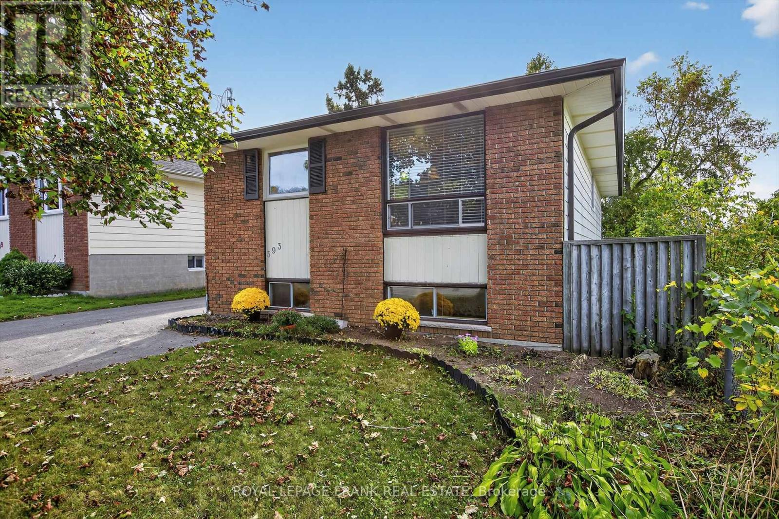 393 Southpark Dr Ward 4 Dr, Peterborough, ON K9J 1C1