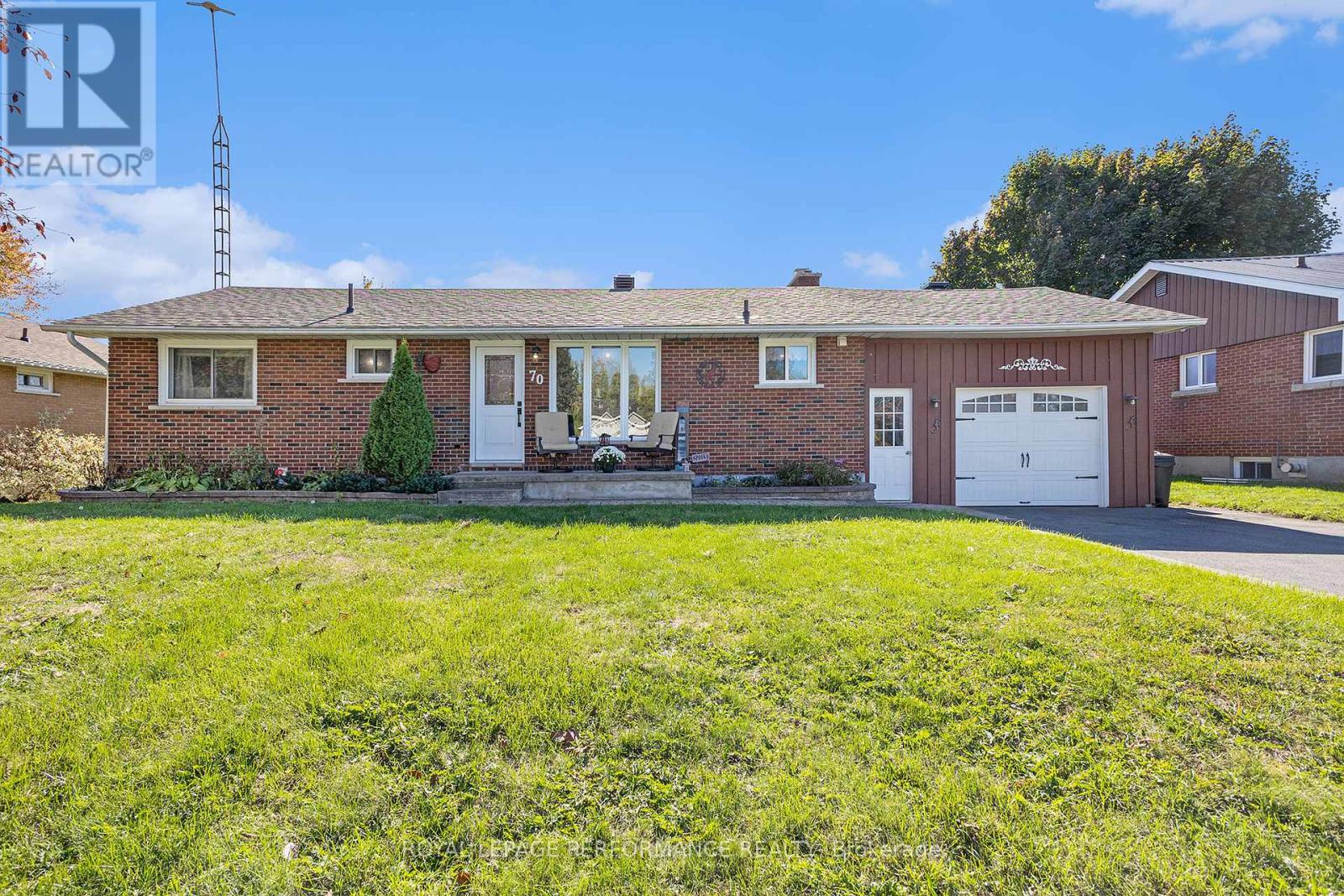 70 St Lawrence St, South Stormont, ON K0C 1M0
