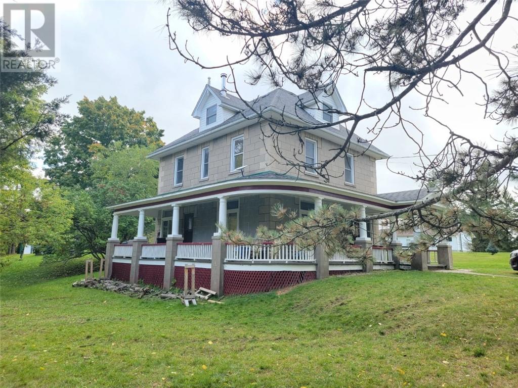 4 Gore St, Gore Bay, ON P0P 1H0