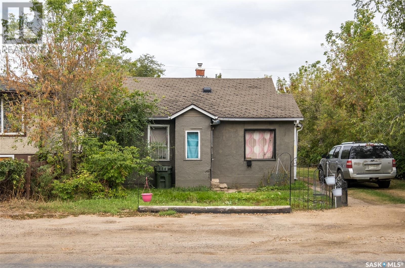 658 18 Street West, Prince Albert, SK S6V 4A6