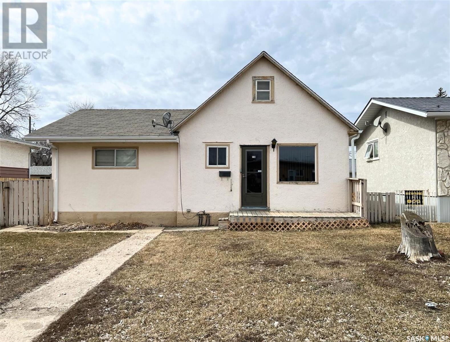 118 5 Avenue Southeast, Swift Current, SK S9H 3M7