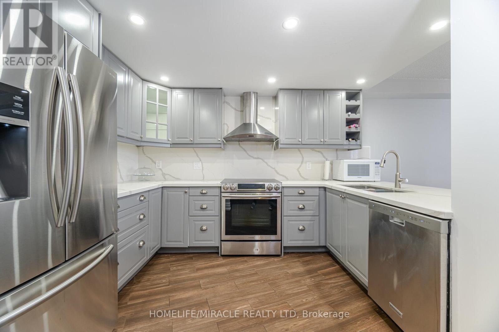 1408 234 Albion Rd, Toronto, ON M9W 6A5