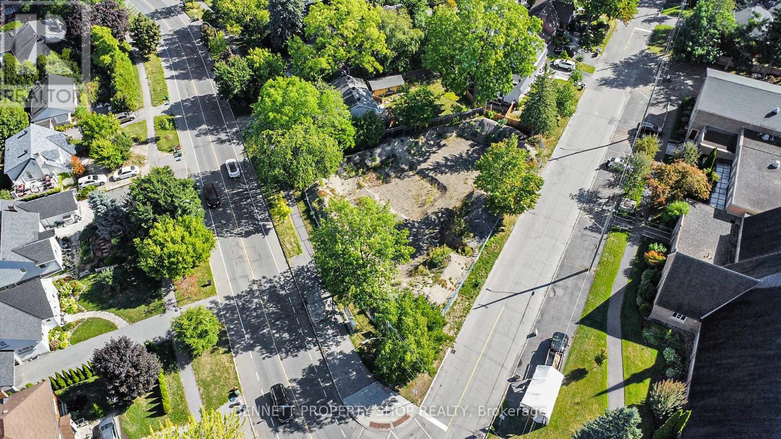 253 Cunningham Ave, Ottawa, ON K1L 7Z7