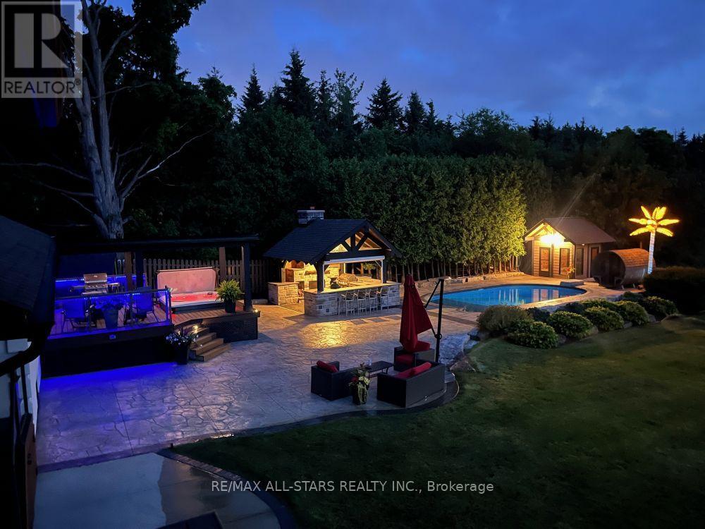 21002 Leslie St, East Gwillimbury, ON L0G 1R0