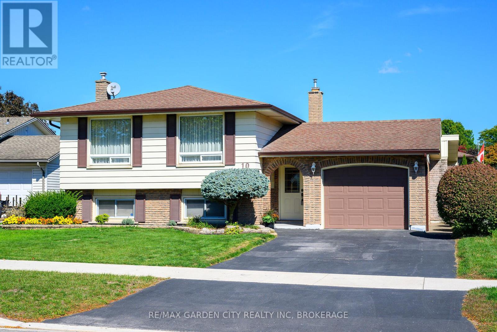 10 Macoomb Dr, Welland, ON L3C 5T9