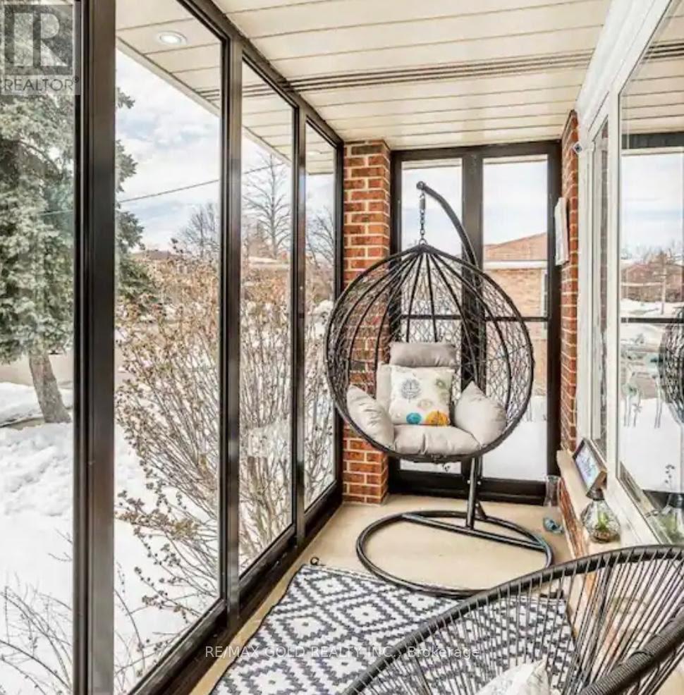 3 Panorama Cres N, Brampton Northgate, ON L6S 3T7