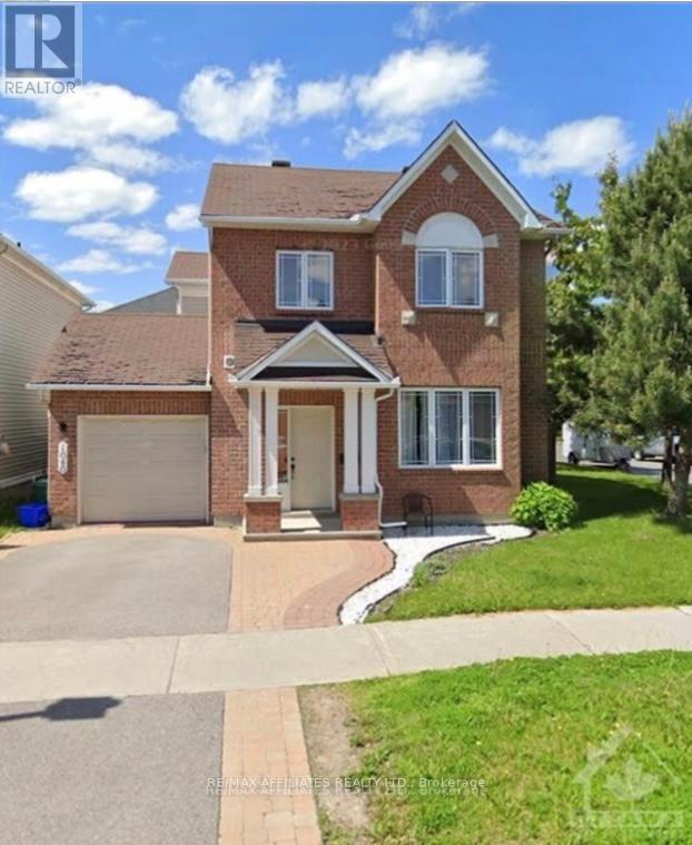 1040 Capreol St, Ottawa, ON K4A 4Z9