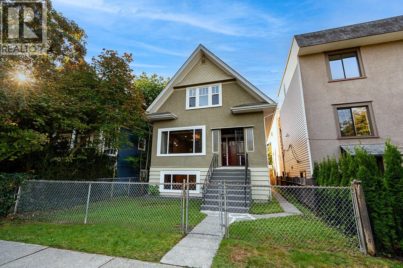 22 E 18th Ave, Vancouver, BC V5V 1C9