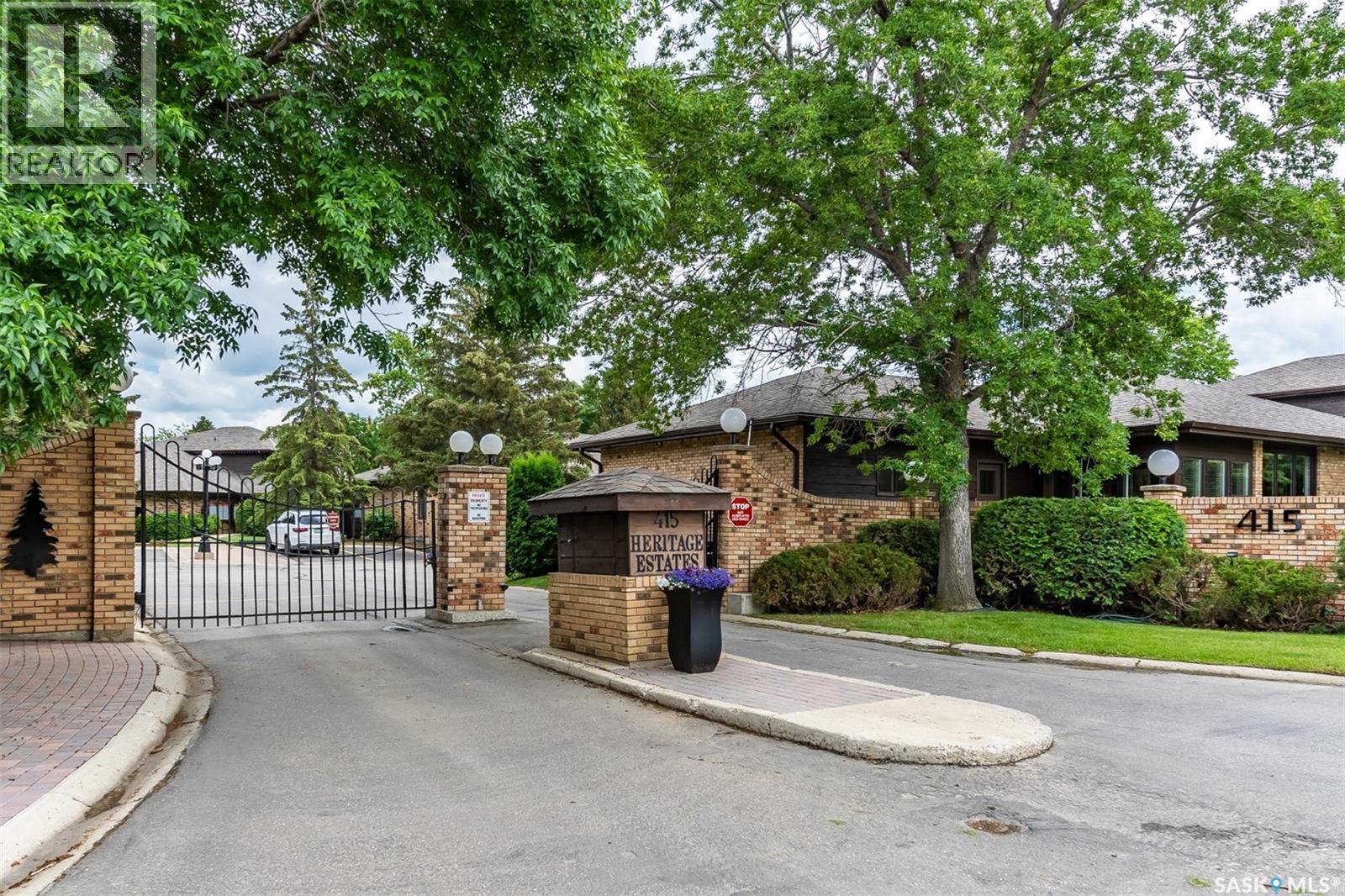 415 Heritage Crescent Unit 203, Saskatoon, SK S7H 5M5