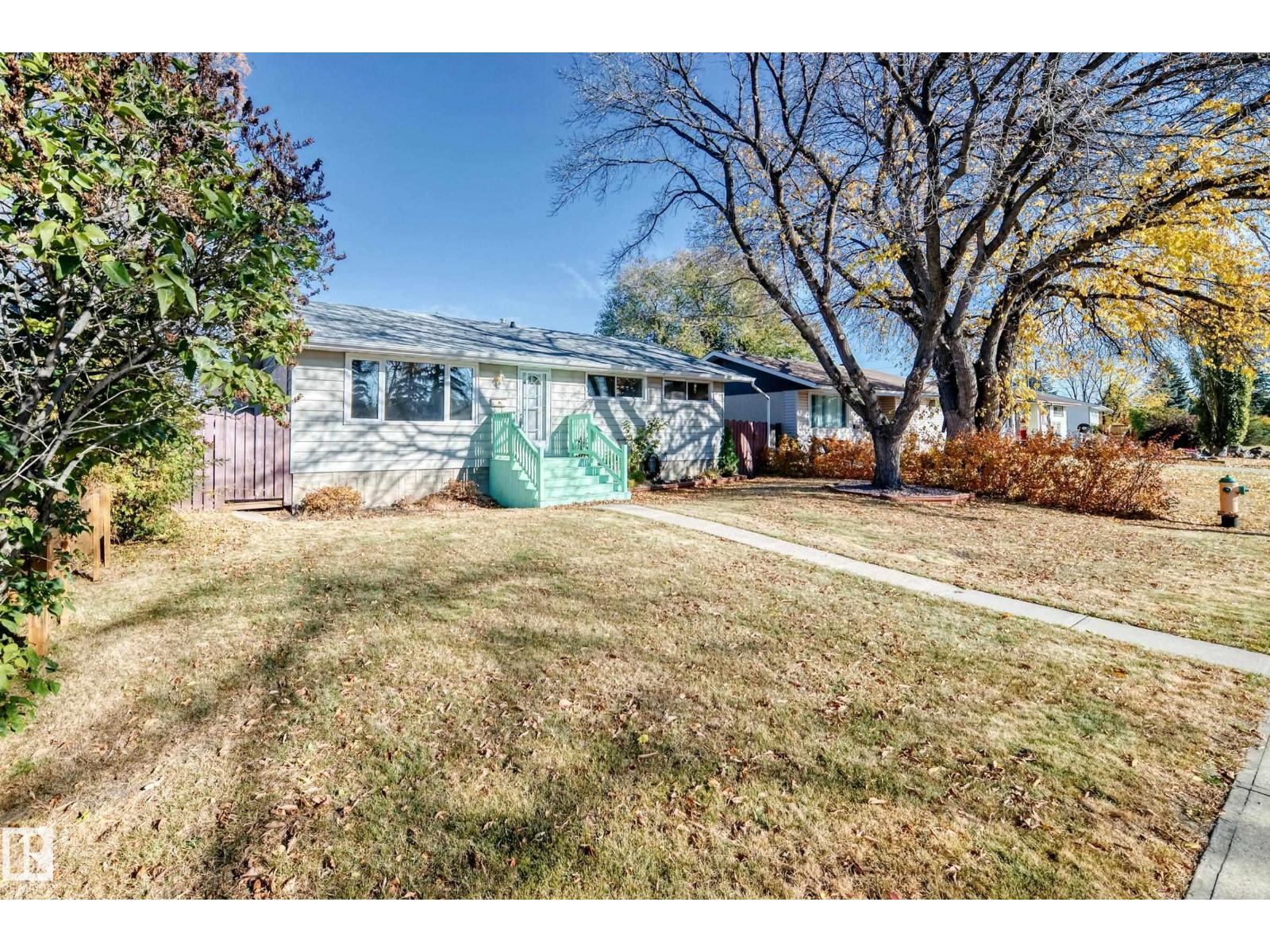 81 Av Nw Unit 15620, Edmonton, AB T5R 3P4