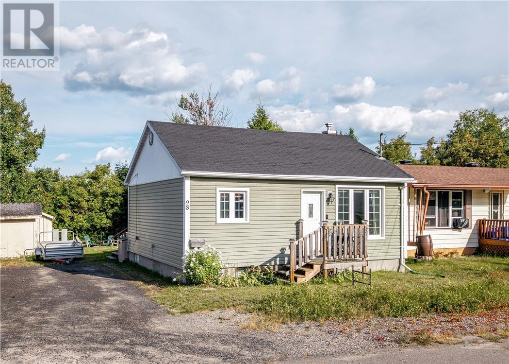 98 Shappert Ave, Sudbury, ON P3B 3J1