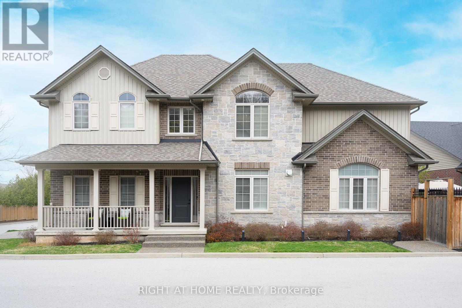 9 270 Main St W, Grimsby, ON L3M 0B3