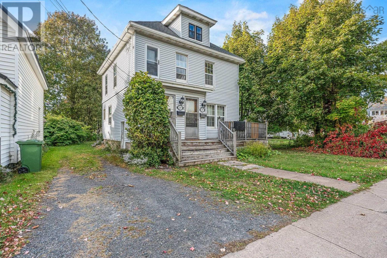 217-219 Albert St, New Glasgow, NS B2H 3V6