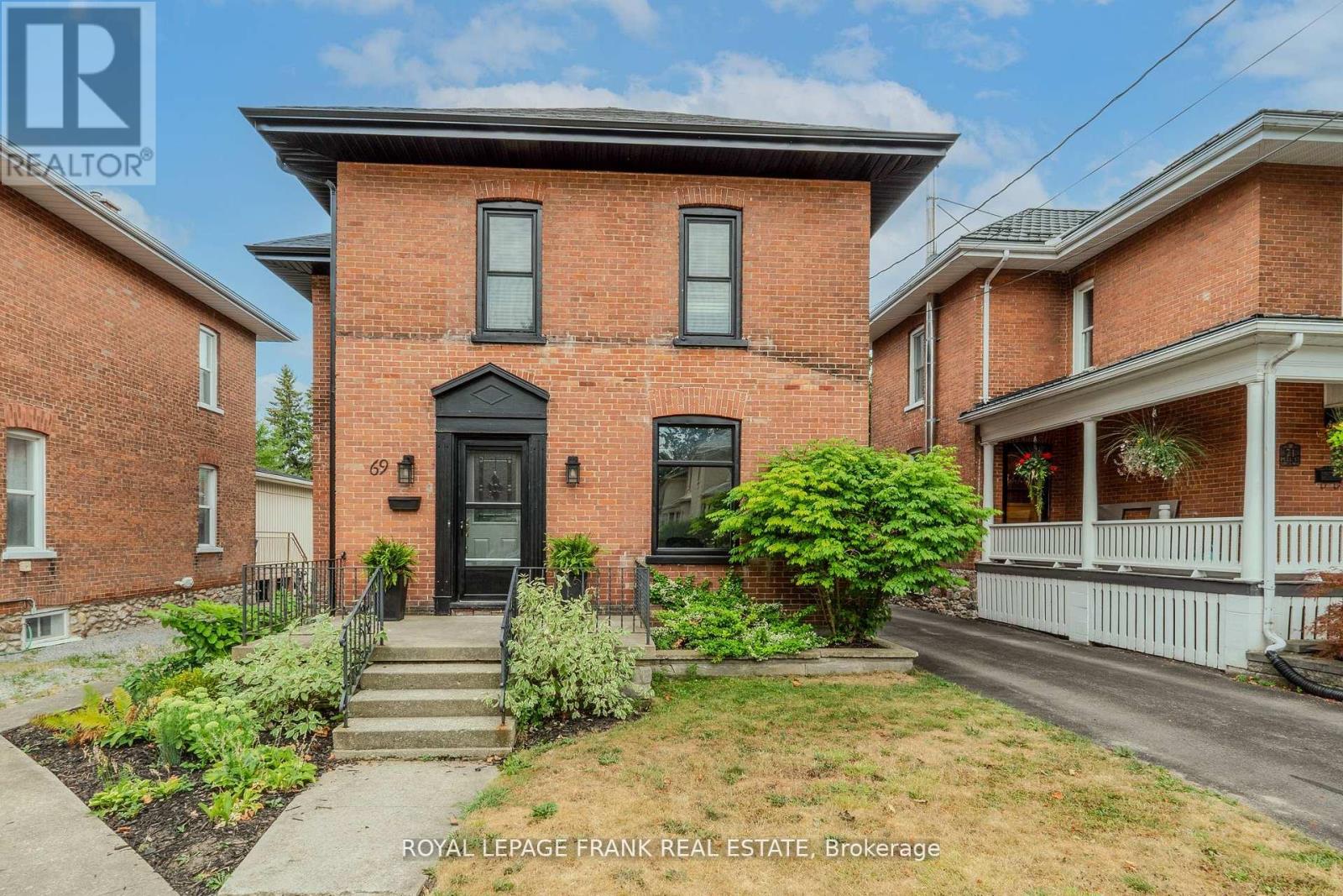 69 Peel St, Kawartha Lakes, ON K9V 3M5