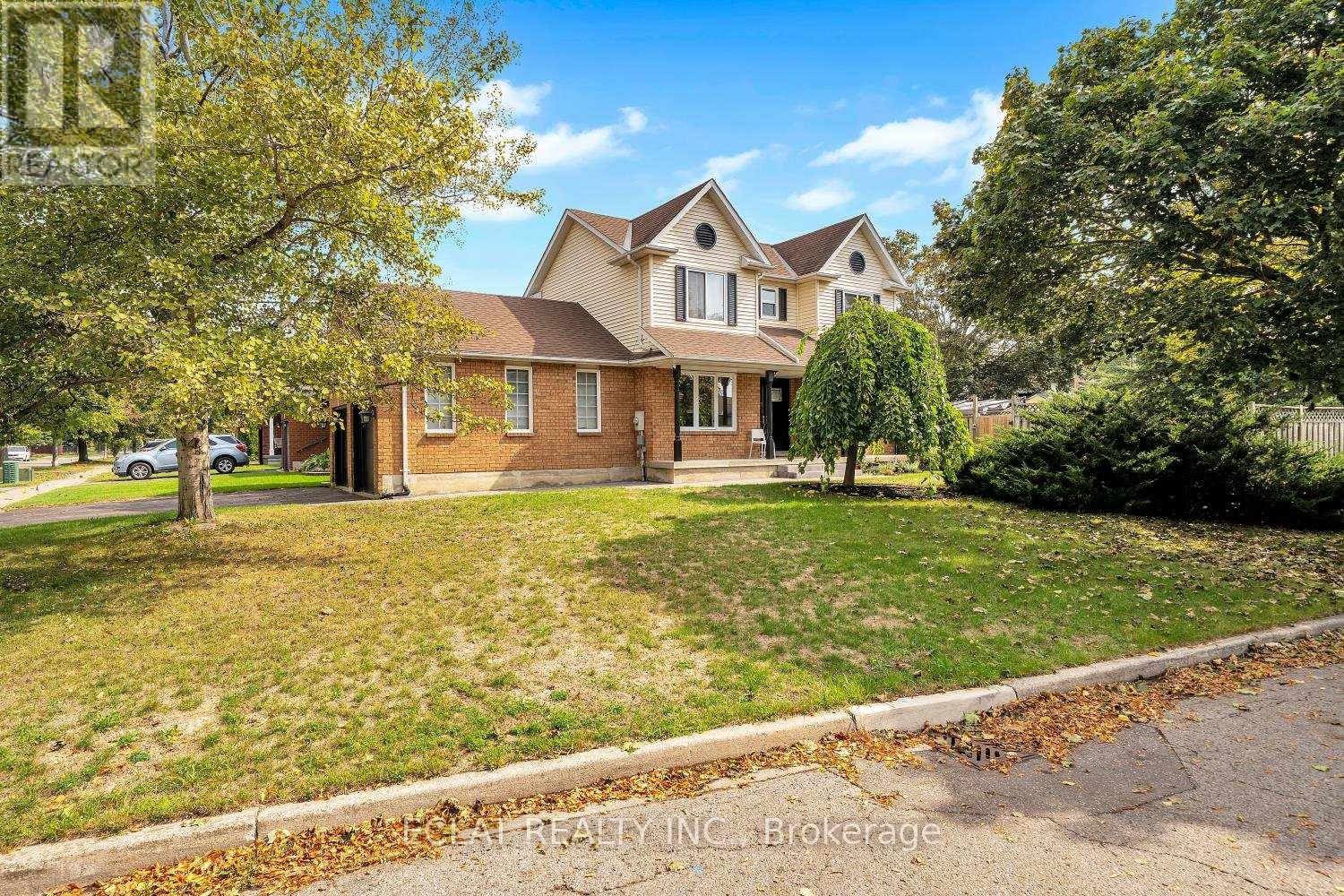 11 Strathallan Dr S, Clarington, ON L1E 1X3