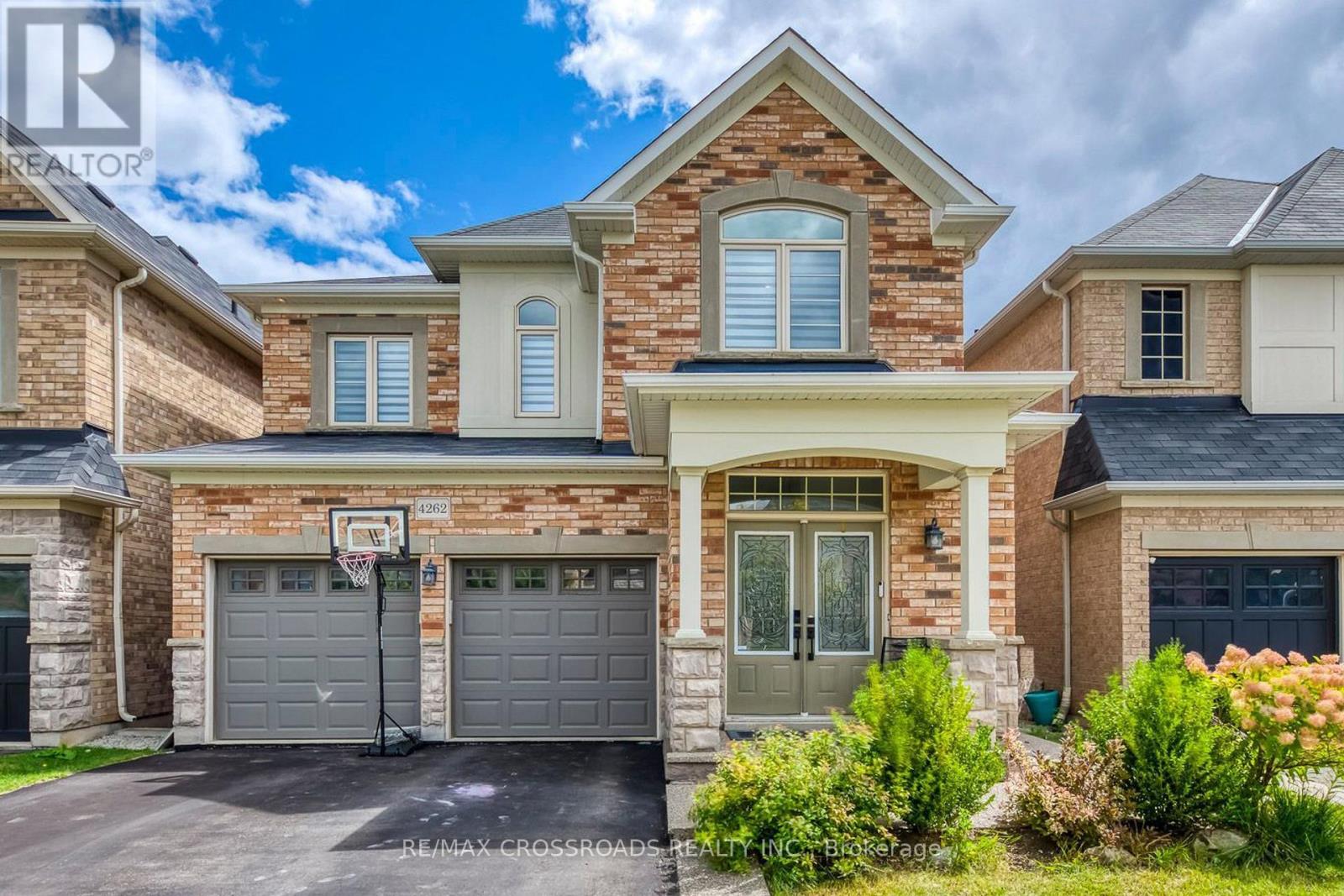 4262 Vivaldi Rd, Burlington, ON L7M 0N4