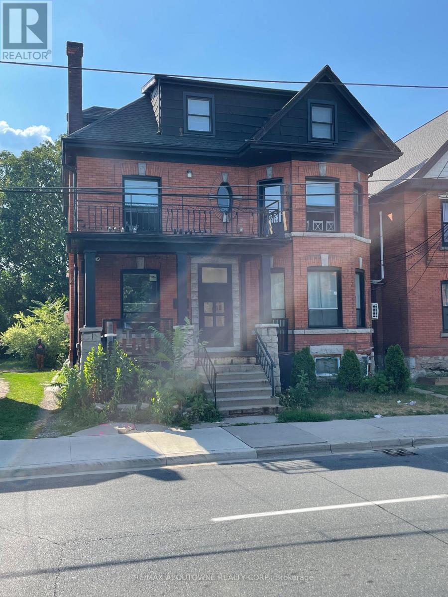 66 Wellington St S, Hamilton, ON L8N 2R1