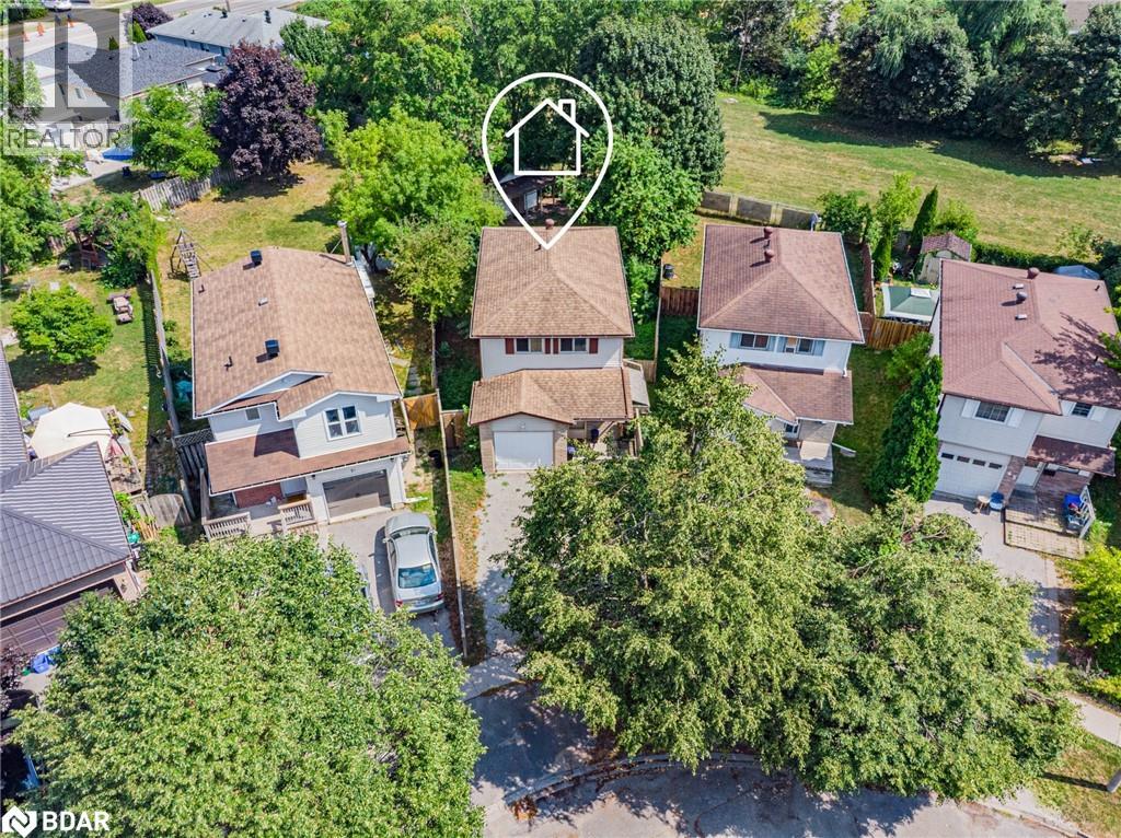 49 Laurie Cres, Barrie, ON L4M 6C7