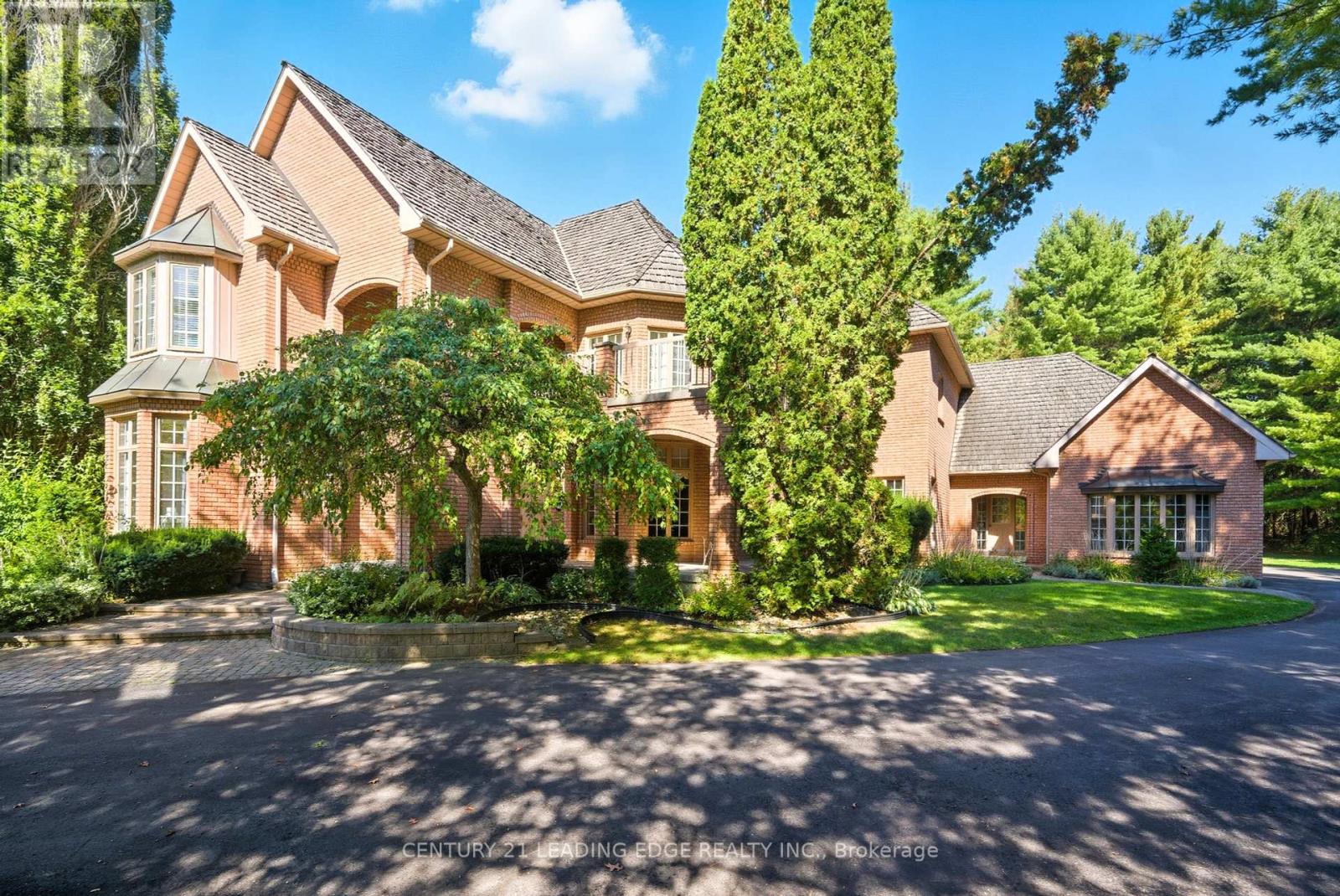 8 Bunhill Ct, Ajax, ON L1Z 1X5