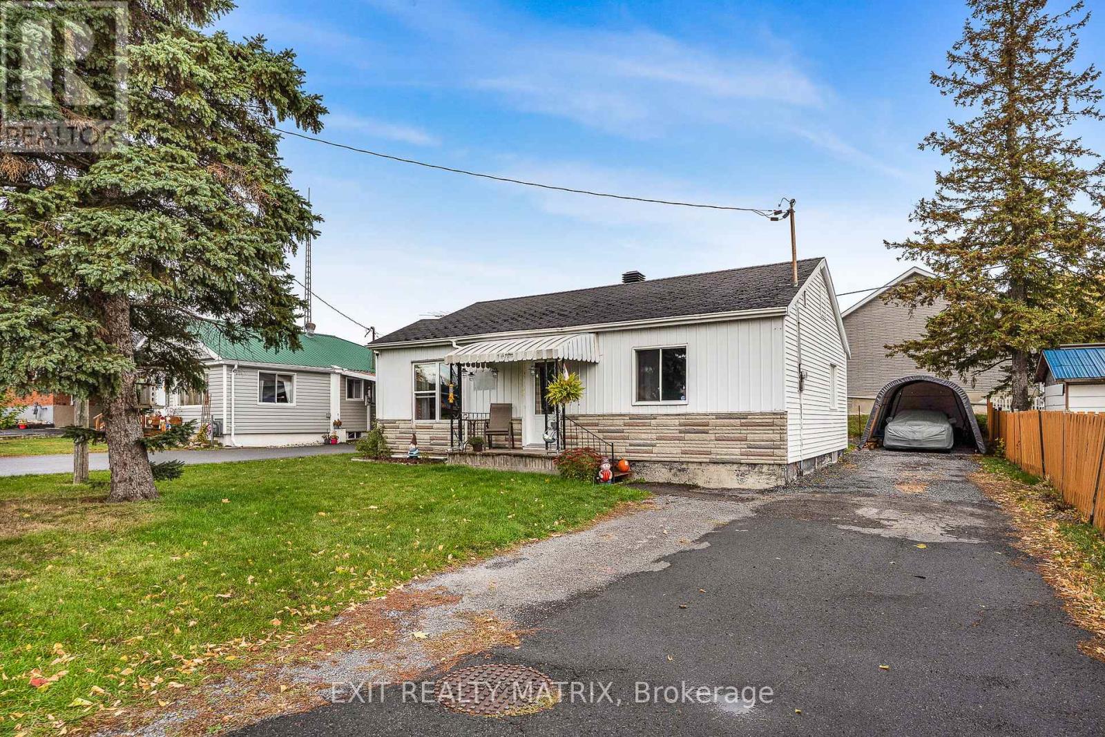 17 Victoria St W, North Glengarry, ON K0C 1A0