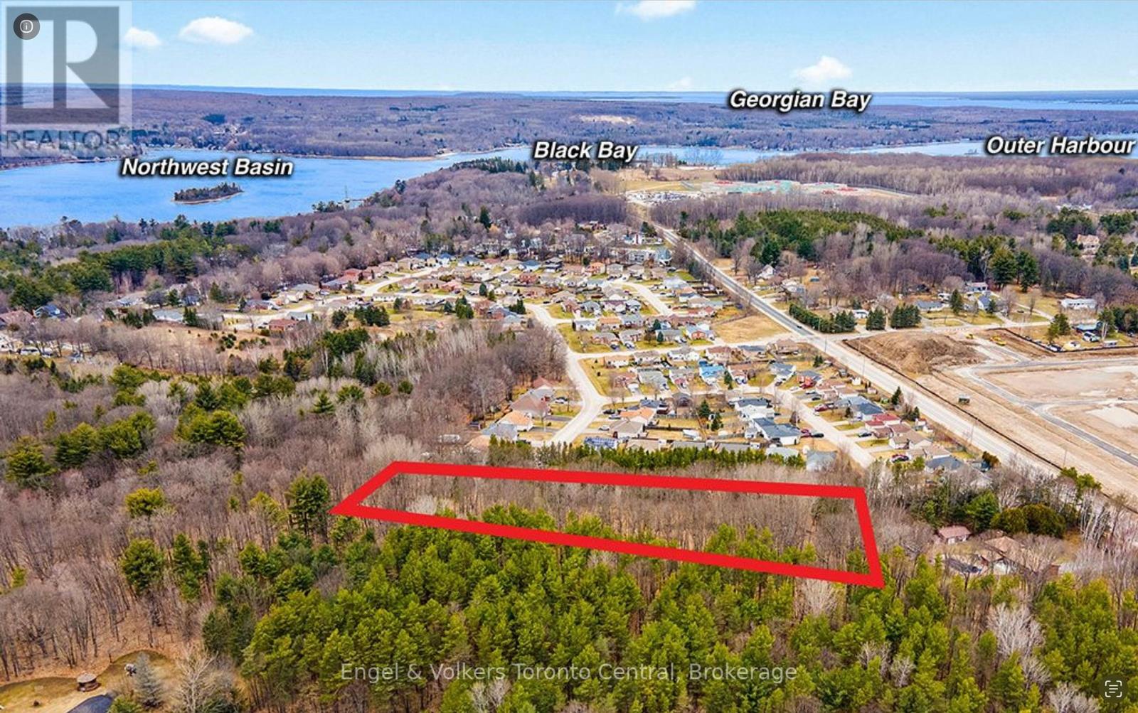 1056 Fuller Ave, Penetanguishene, ON L9M 1G7