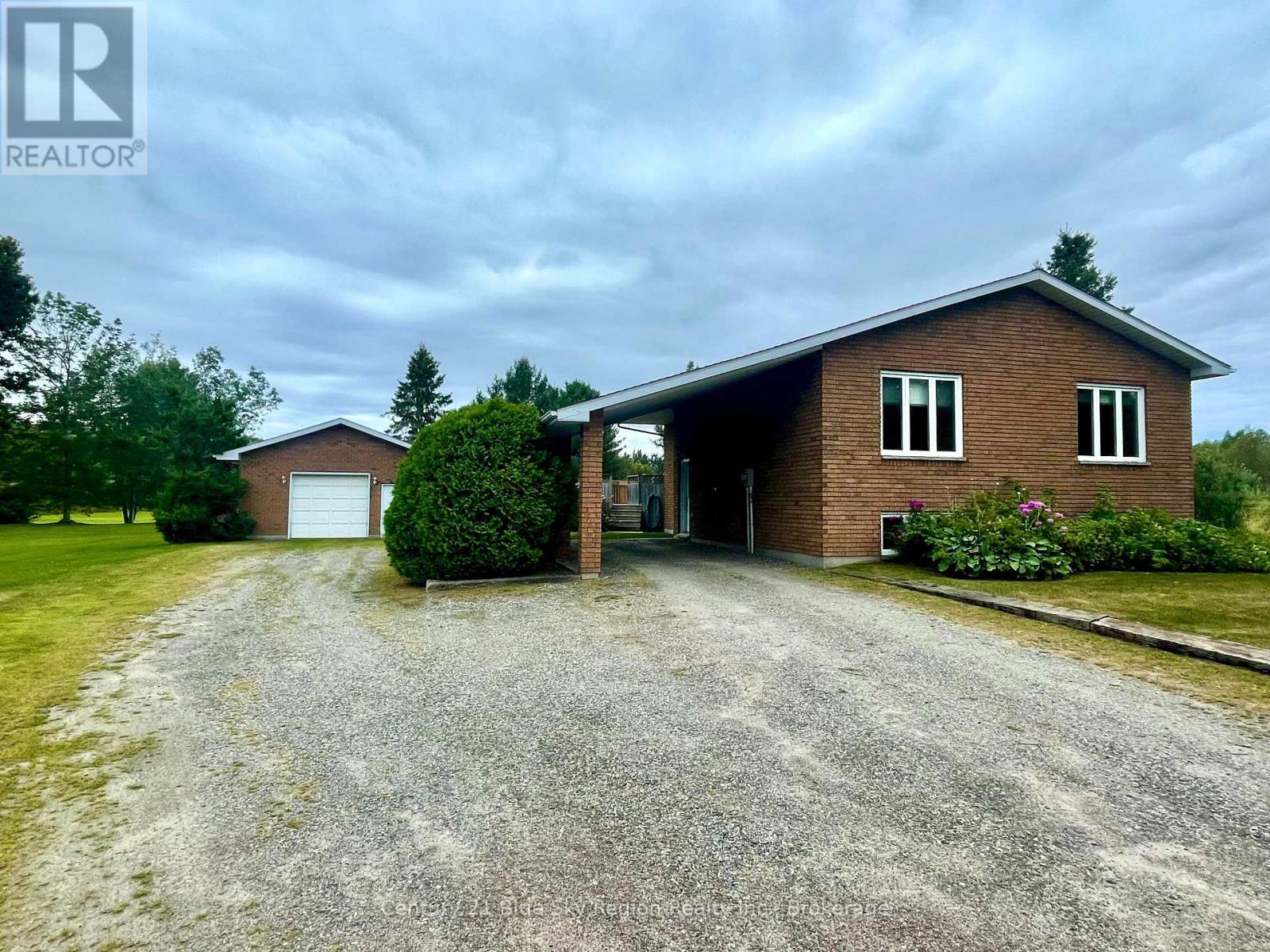 494 Salter St, West Nipissing Sturgeon Falls, ON P2B 2T4